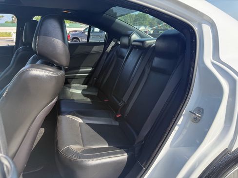 Used 2019 Dodge Charger SXT w/ Leather Interior Group RWD image 27