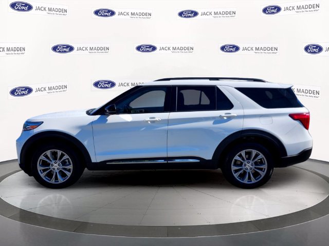 Certified 2022 Ford Explorer XLT w/ Equipment Group 202A AWD/4WD image 2