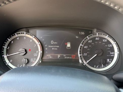 Used 2024 Toyota Highlander LE image 30