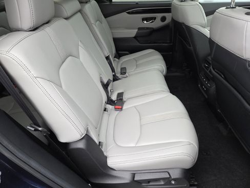 Used 2023 Honda Pilot Touring image 22