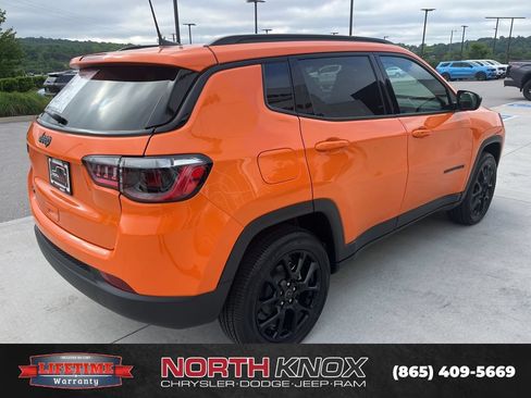 New 2026 Jeep Compass Latitude AWD/4WD image 18