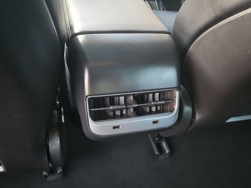 Used 2019 Tesla Model 3 Long Range image 18