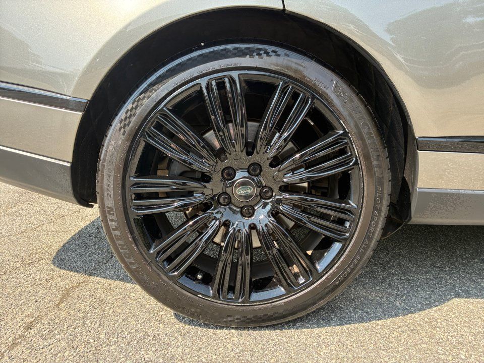 Used 2019 Land Rover Range Rover Supercharged AWD/4WD image 23