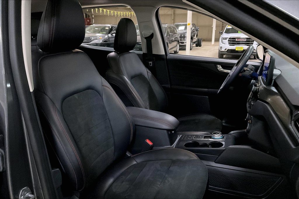 Certified 2022 Ford Escape SEL w/ SEL Stealth AWD Package image 7