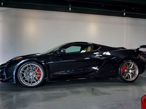 Used 2024 Chevrolet Corvette Z06 w/ Z07 Performance Package RWD image 56