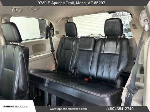 Used 2014 Chrysler Town & Country Touring image 35