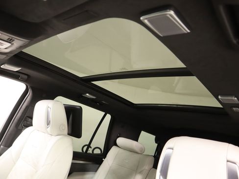 Used 2025 Cadillac Escalade Sport Platinum image 17