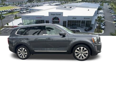 Used 2021 Kia Telluride EX w/ EX Premium Package image 12