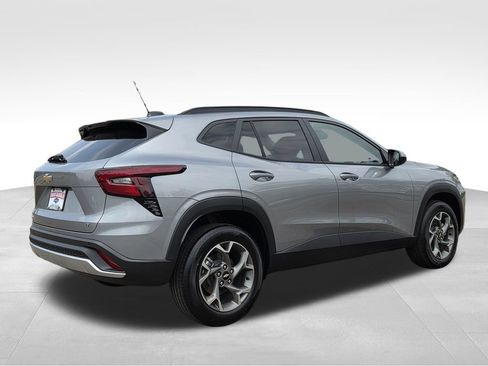 New 2026 Chevrolet Trax LT w/ Driver Confidence Package FWD image 30