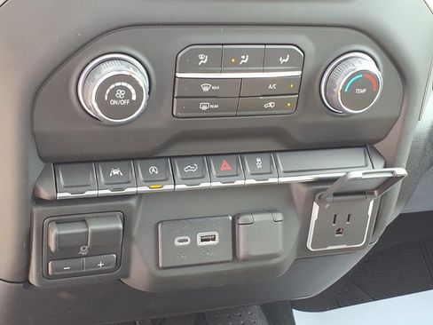 New 2026 Chevrolet Silverado 1500 Custom w/ LPO, Dark Essentials Package AWD/4WD image 19