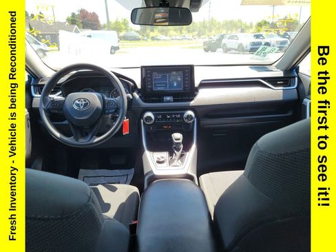 Used 2019 Toyota RAV4 LE w/ Carpet Mat Package AWD/4WD image 12