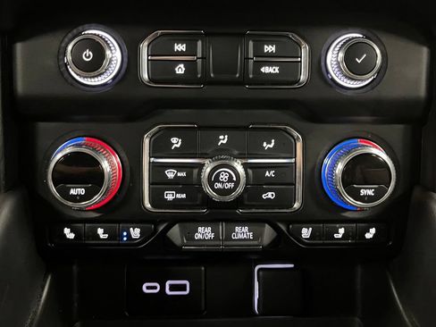 Used 2023 GMC Yukon XL AT4 AWD/4WD image 34