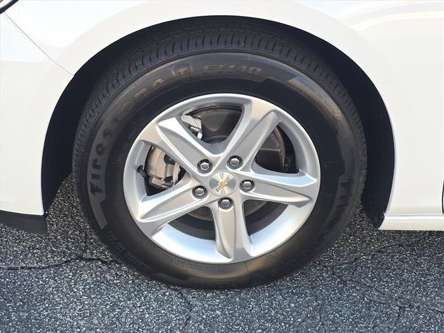 Certified 2025 Chevrolet Malibu LS FWD image 32