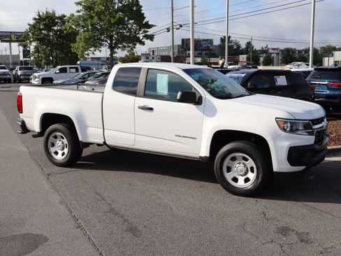 Used 2022 Chevrolet Colorado W/T w/ WT Convenience Package RWD image 2