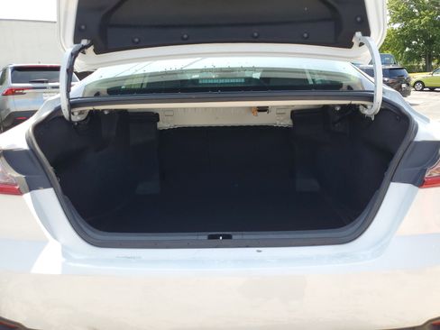 Used 2025 Toyota Camry LE FWD image 8