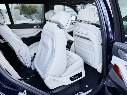 Used 2024 BMW ALPINA XB7 AWD/4WD image 50