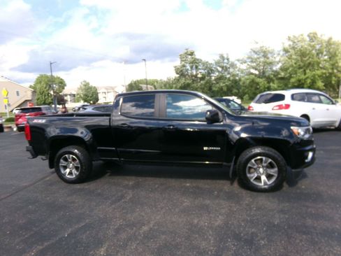 Used 2020 Chevrolet Colorado Z71 AWD/4WD image 2
