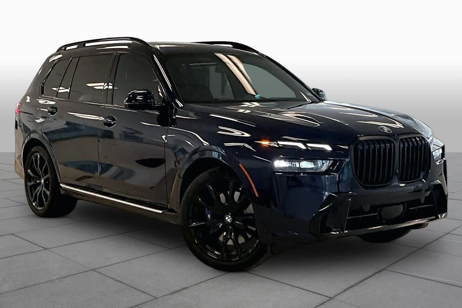 Used 2024 BMW X7 xDrive40i w/ M Sport Package AWD/4WD image 2