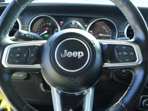 Used 2022 Jeep Wrangler Unlimited Sahara w/ Cold Weather Group AWD/4WD image 15