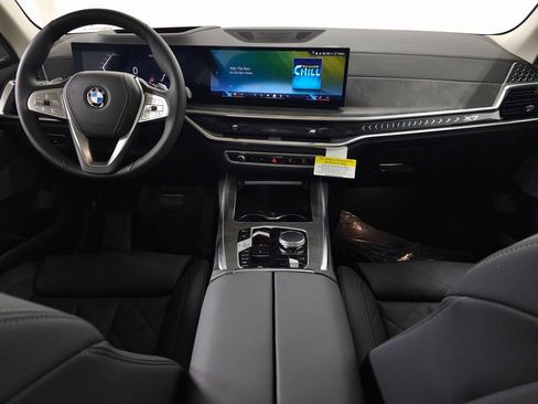 Used 2026 BMW X7 xDrive40i AWD/4WD image 9