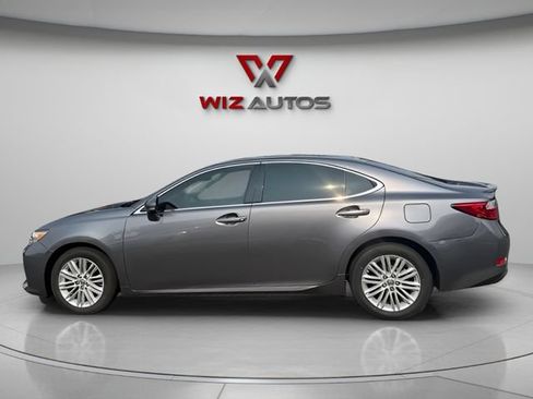 Used 2014 Lexus ES 350 w/ Luxury Package FWD image 2