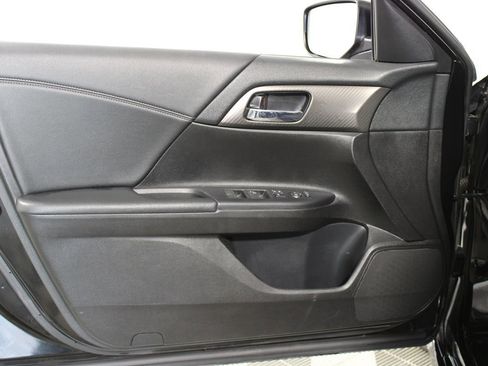 Used 2016 Honda Accord Sport image 7