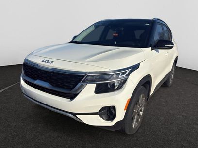 Used 2023 Kia Seltos S w/ Navigation Package