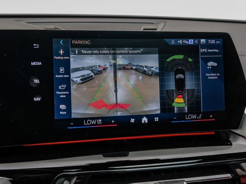 Used 2025 BMW X2 xDrive28i AWD/4WD image 25