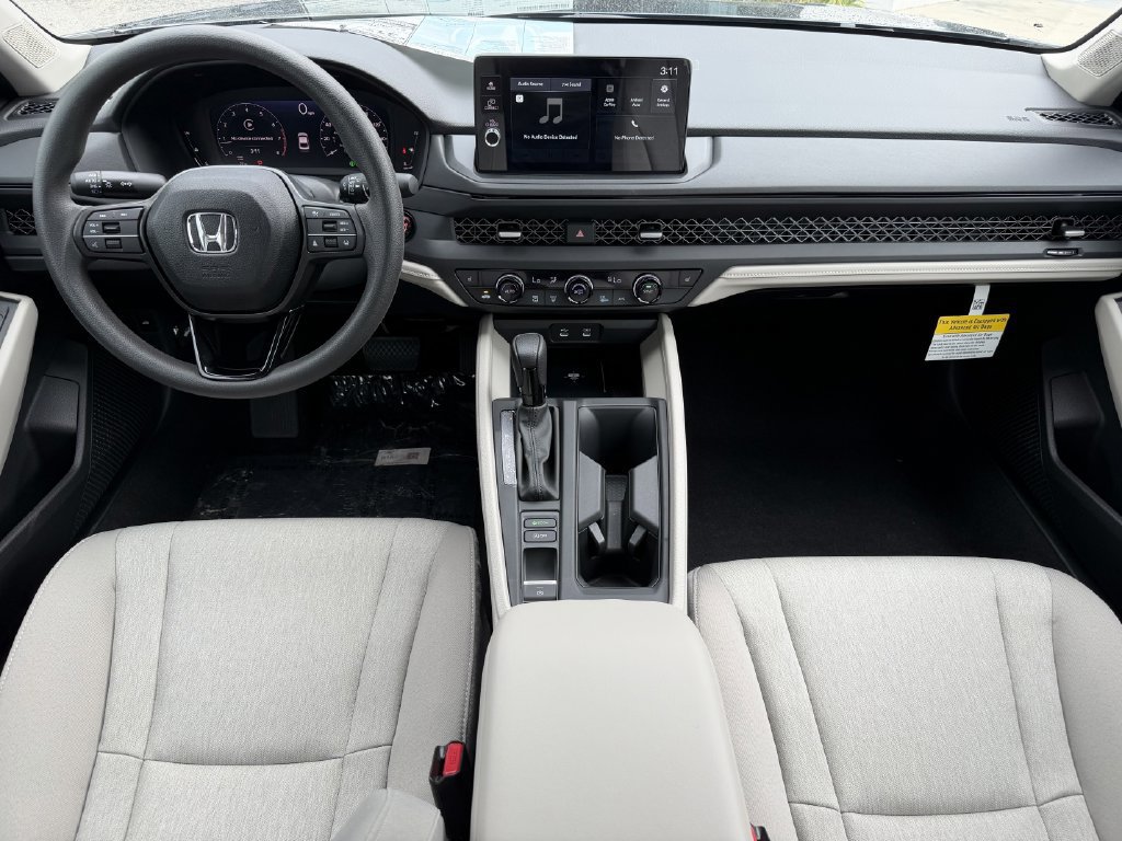 Used 2025 Honda Accord SE image 11