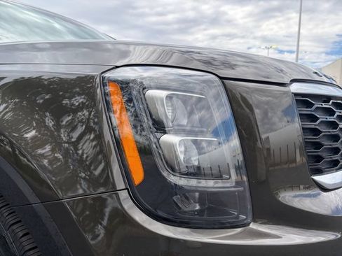 Used 2022 Kia Telluride SX w/ SX Prestige Package AWD/4WD image 37