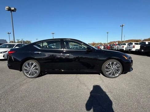 New 2025 Nissan Altima 2.5 SL image 3