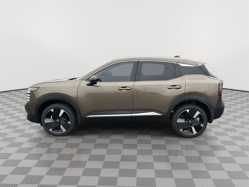 New 2026 Nissan Kicks SR FWD image 25