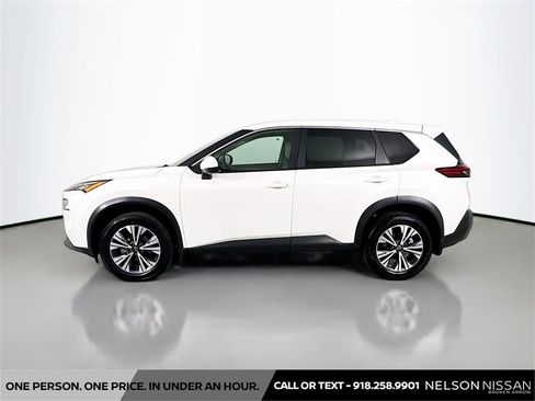 Used 2022 Nissan Rogue SV image 8