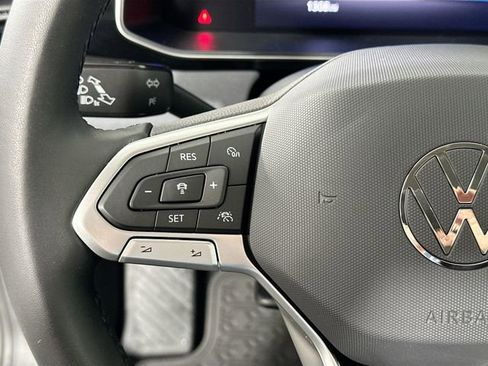 Used 2025 Volkswagen Jetta SE w/ Black Wheel Package image 21