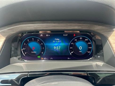 New 2025 Volkswagen Atlas SEL image 33