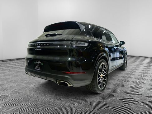 Used 2025 Porsche Cayenne image 5