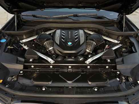 Used 2021 BMW X7 M50i image 34