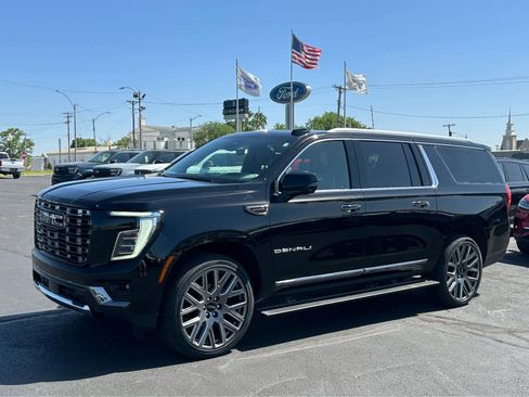 Used 2025 GMC Yukon XL Denali Ultimate w/ LPO, Floor Liner Package AWD/4WD image 2