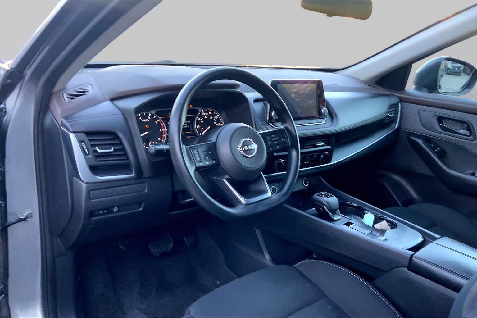 Used 2023 Nissan Rogue S FWD image 17