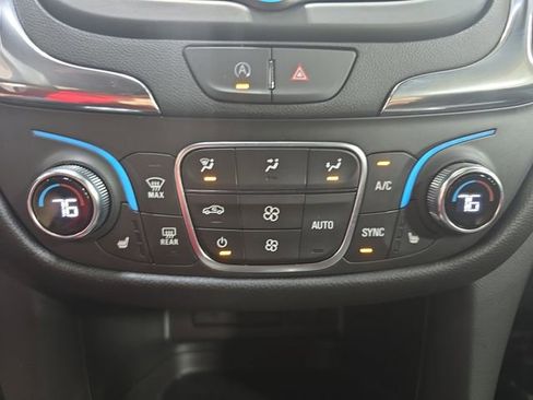 Used 2023 Chevrolet Equinox LT image 23