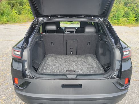 Used 2023 Volkswagen ID.4 Pro S AWD/4WD image 17