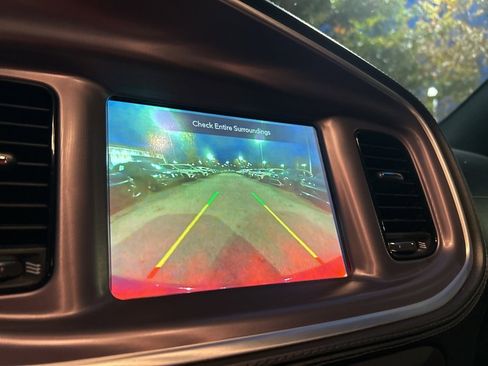 Used 2020 Dodge Charger SXT w/ Plus Group image 17