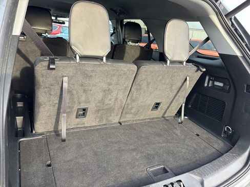 Used 2024 Ford Explorer XLT w/ Equipment Group 202A image 25