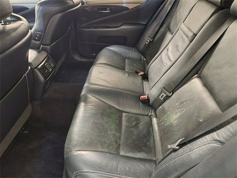 Used 2015 Lexus LS 460 image 29