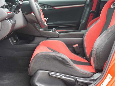 Used 2018 Honda Civic Type R image 9