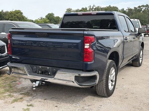 Used 2022 Chevrolet Silverado 1500 LT AWD/4WD image 3