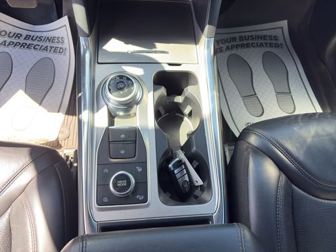 Used 2020 Ford Explorer Platinum AWD/4WD image 16