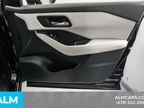 Used 2025 Nissan Rogue SV FWD image 46