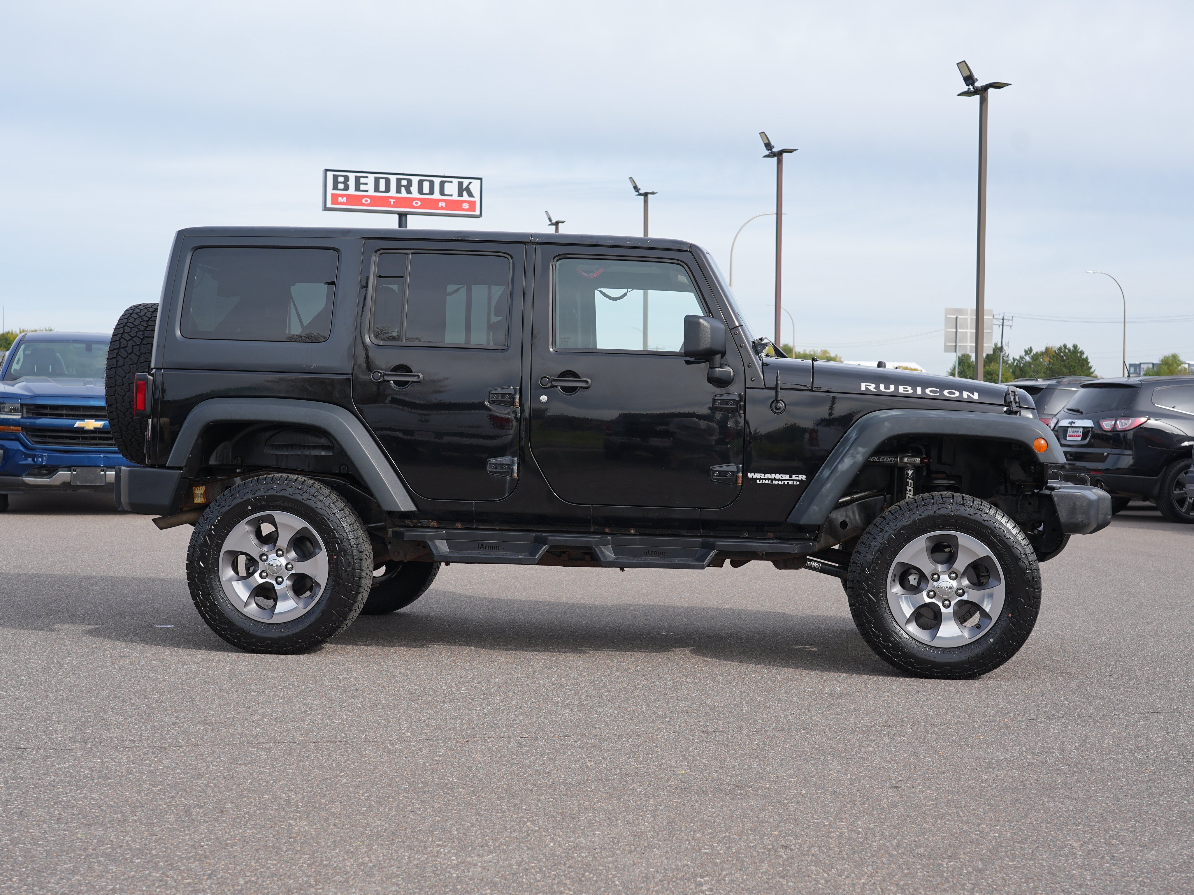 Used 2013 Jeep Wrangler Unlimited Rubicon w/ Dual Top Group AWD/4WD image 2