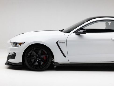 Used 2017 Ford Mustang Shelby GT350R w/ GT350R Equipment Group 920A image 17